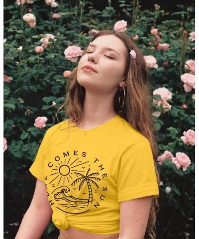 Here Comes The Sun Shirt Women Sunshine Graphic Tee Summer Vacation Tops Funny Beach Shirt Yellow $14.49 T-Shirts